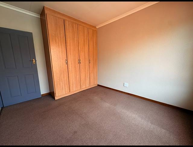 2 BEDROOM APARTMENT FOR SALE IN VAALPARK